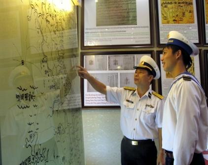 Exposition sur Hoàng Sa et Truong Sa à Quang Ninh